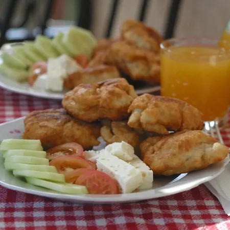 Maison d'hôtes - View Of Castle & Traditional Breakfast Berat