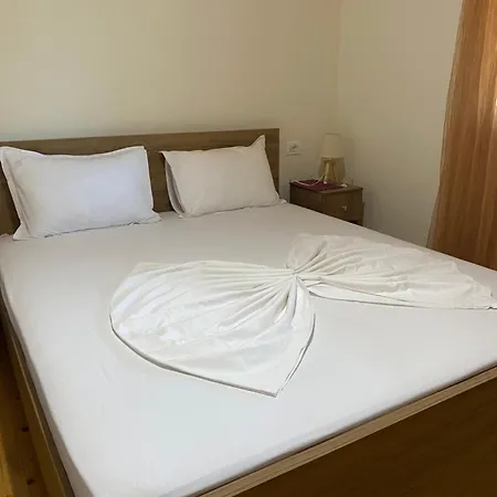 Maison d'hôtes - View Of Castle & Traditional Breakfast Berat