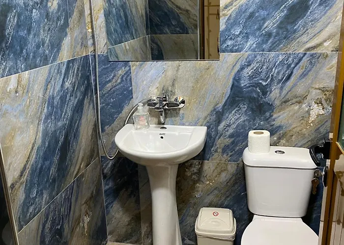 - View Of Castle & Traditional Breakfast Guest house *