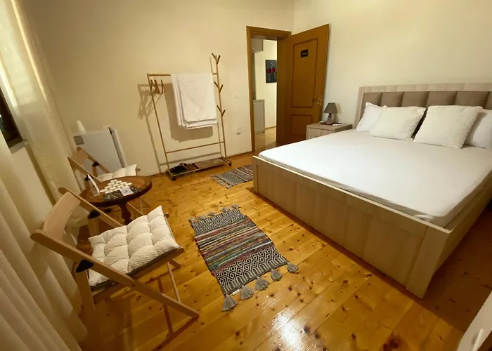 - View Of Castle & Traditional Breakfast Berat