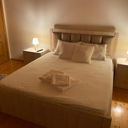 - View Of Castle & Traditional Breakfast Guest house