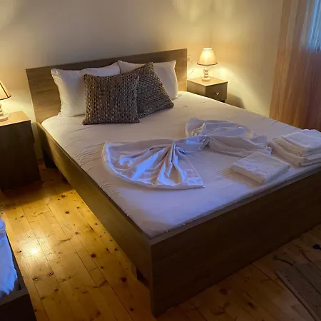 - View Of Castle & Traditional Breakfast Berat