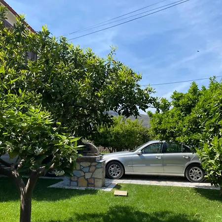 - View Of Castle & Traditional Breakfast