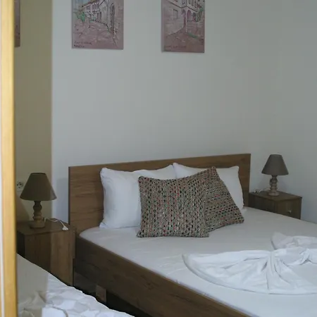 - View Of Castle & Traditional Breakfast Berat