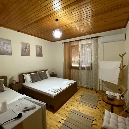 - View Of Castle & Traditional Breakfast * Berat