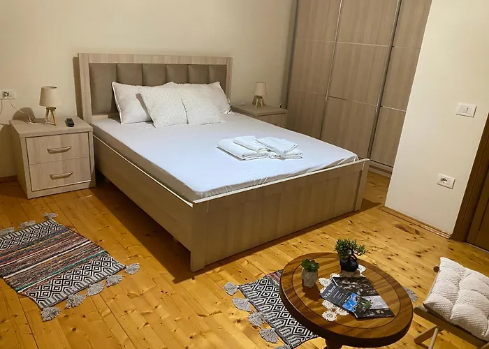 Gasthof - View Of Castle & Traditional Breakfast Berat