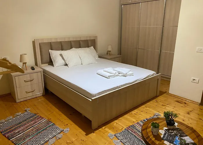 Gasthof - View Of Castle & Traditional Breakfast Berat