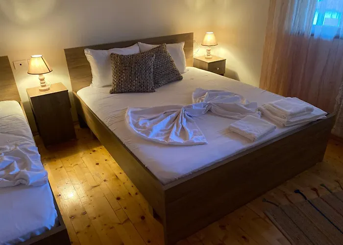 - View Of Castle & Traditional Breakfast Berat