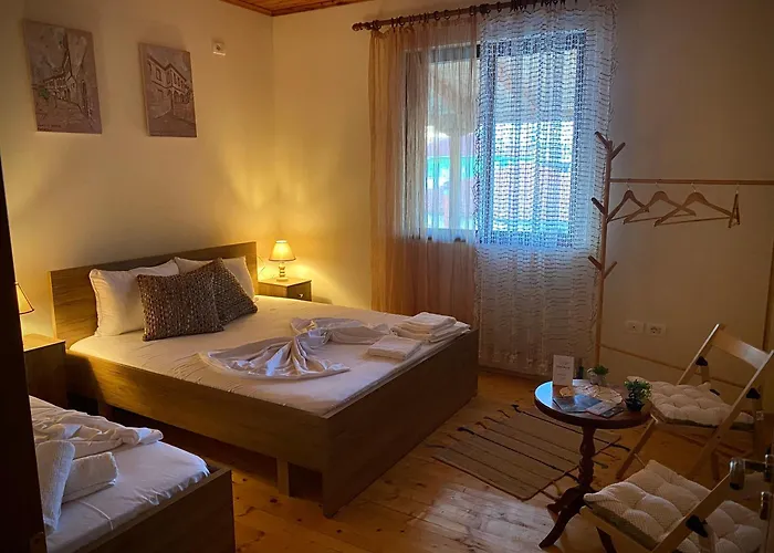 Gasthof - View Of Castle & Traditional Breakfast Berat