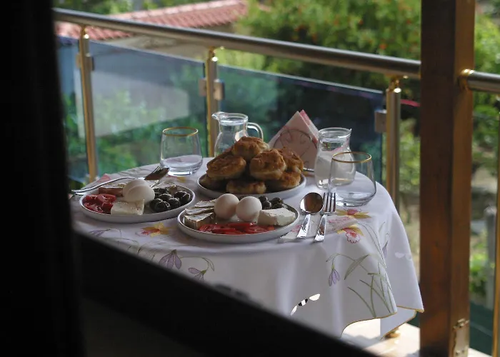 Gasthof - View Of Castle & Traditional Breakfast *