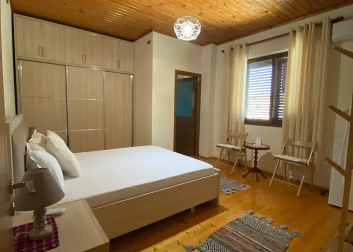 Gasthof - View Of Castle & Traditional Breakfast *