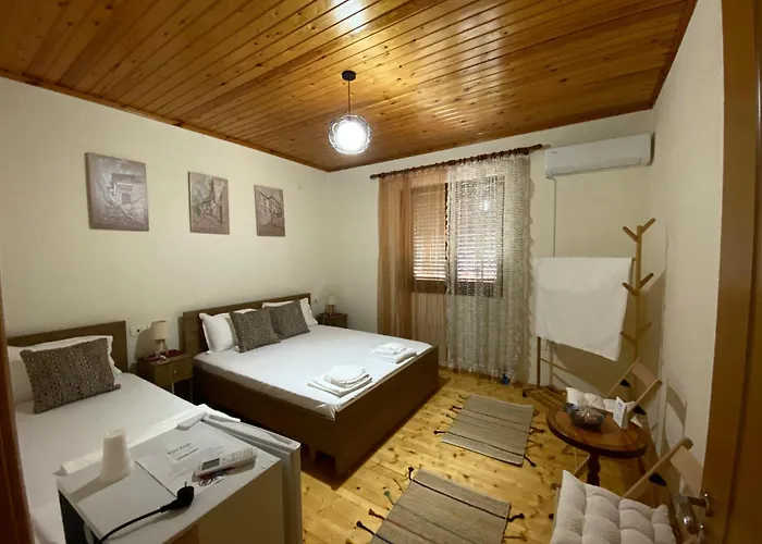 - View Of Castle & Traditional Breakfast * Berat