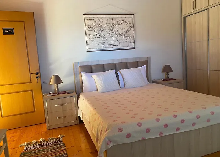 Gasthof - View Of Castle & Traditional Breakfast Berat